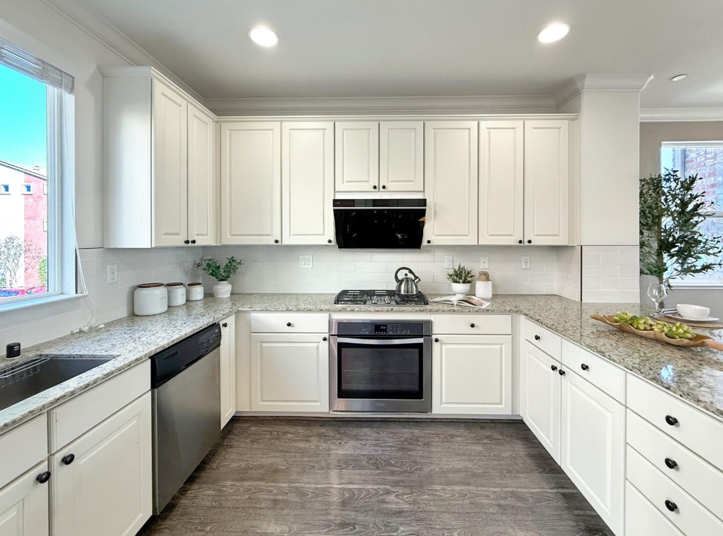 Detail Gallery Image 9 of 34 For 1053 Eagle Way, San Jose,  CA 95131 - 4 Beds | 3/1 Baths