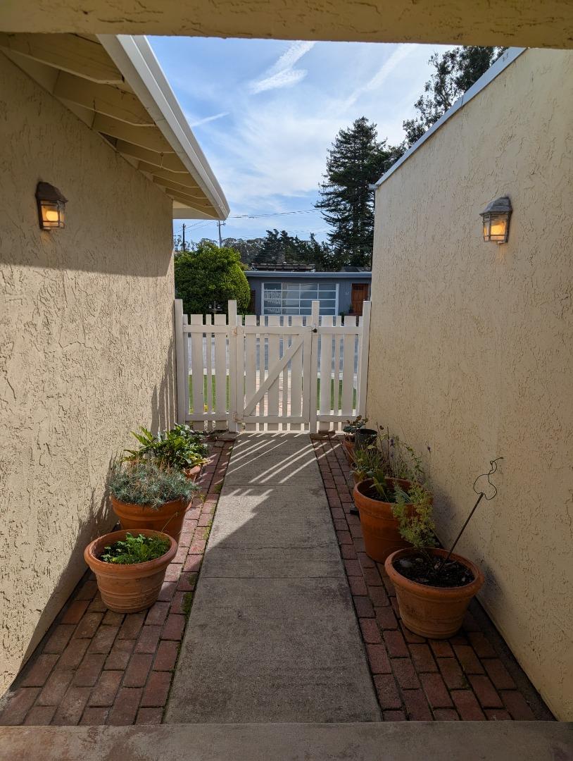 Detail Gallery Image 20 of 24 For 124 Western Ct, Santa Cruz,  CA 95060 - 3 Beds | 2 Baths