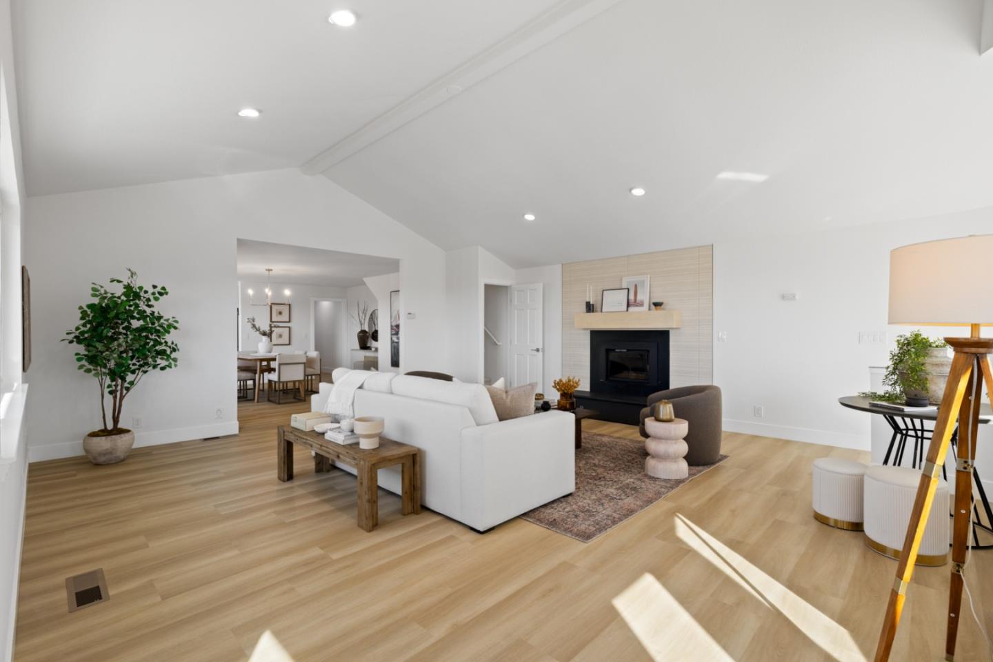 Detail Gallery Image 13 of 51 For 211 Washington Blvd, Half Moon Bay,  CA 94019 - 4 Beds | 3/1 Baths