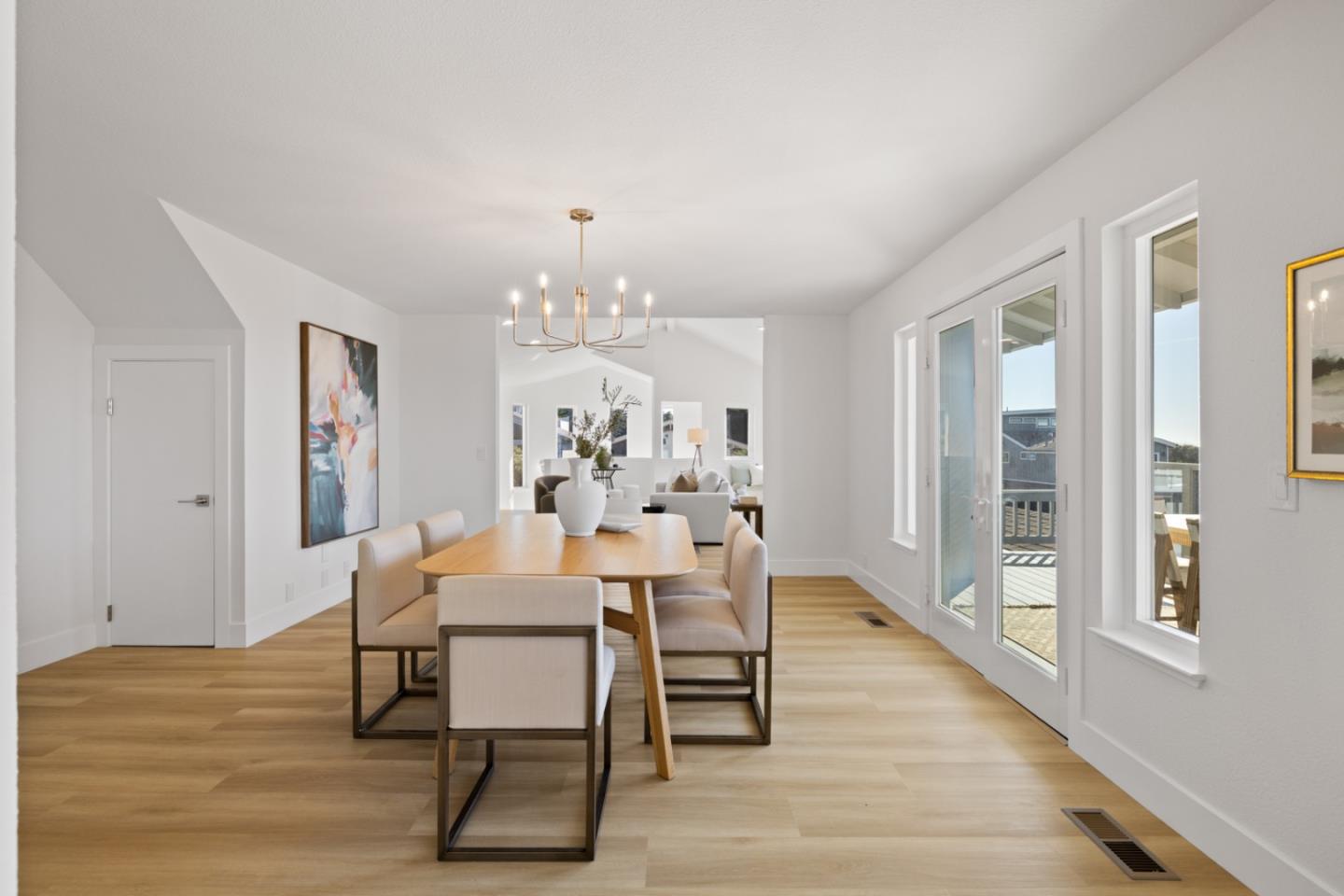 Detail Gallery Image 19 of 51 For 211 Washington Blvd, Half Moon Bay,  CA 94019 - 4 Beds | 3/1 Baths