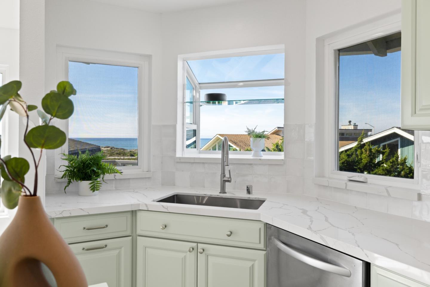 Detail Gallery Image 24 of 51 For 211 Washington Blvd, Half Moon Bay,  CA 94019 - 4 Beds | 3/1 Baths