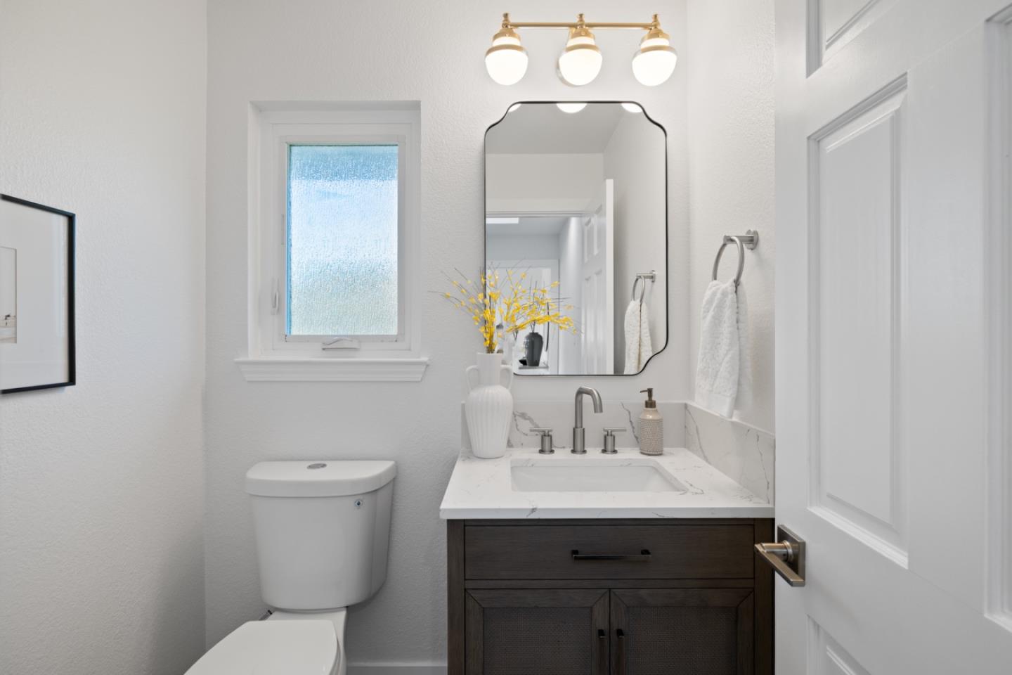 Detail Gallery Image 29 of 51 For 211 Washington Blvd, Half Moon Bay,  CA 94019 - 4 Beds | 3/1 Baths