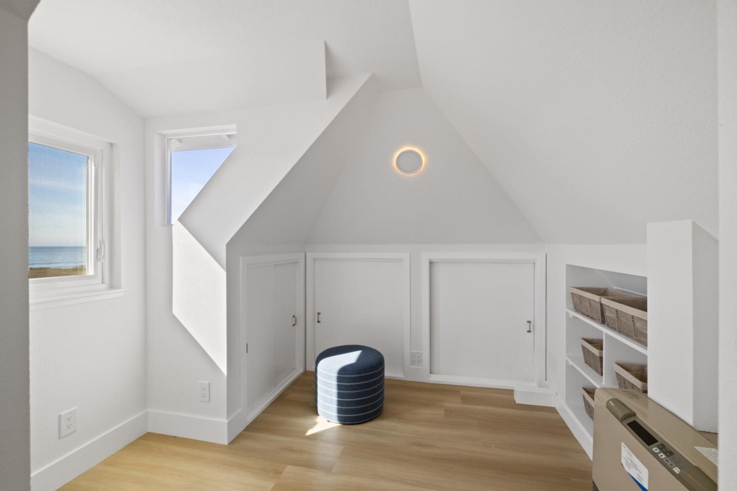 Detail Gallery Image 33 of 51 For 211 Washington Blvd, Half Moon Bay,  CA 94019 - 4 Beds | 3/1 Baths