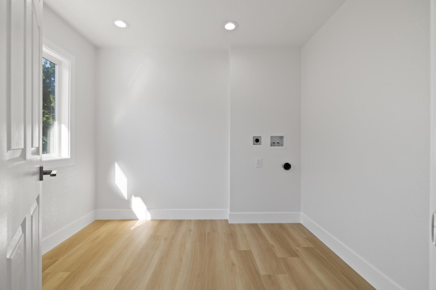 Detail Gallery Image 36 of 51 For 211 Washington Blvd, Half Moon Bay,  CA 94019 - 4 Beds | 3/1 Baths