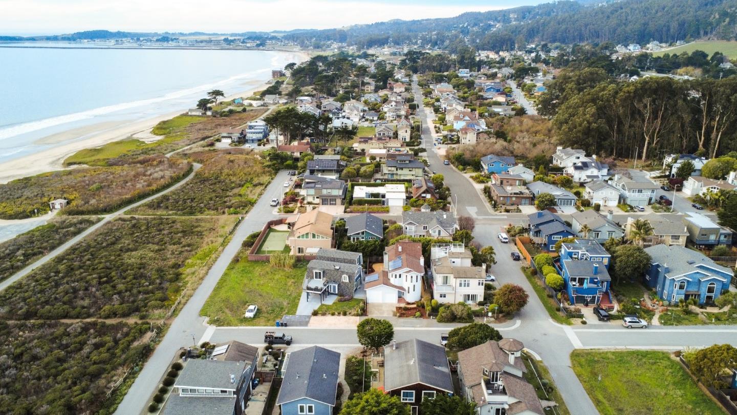 Detail Gallery Image 50 of 51 For 211 Washington Blvd, Half Moon Bay,  CA 94019 - 4 Beds | 3/1 Baths