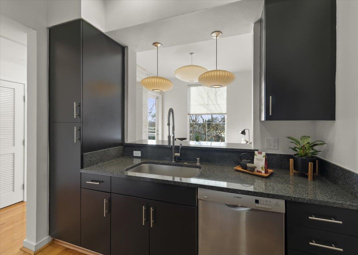 Detail Gallery Image 3 of 28 For 1066 41st Ave #A303,  Capitola,  CA 95010 - 1 Beds | 1 Baths