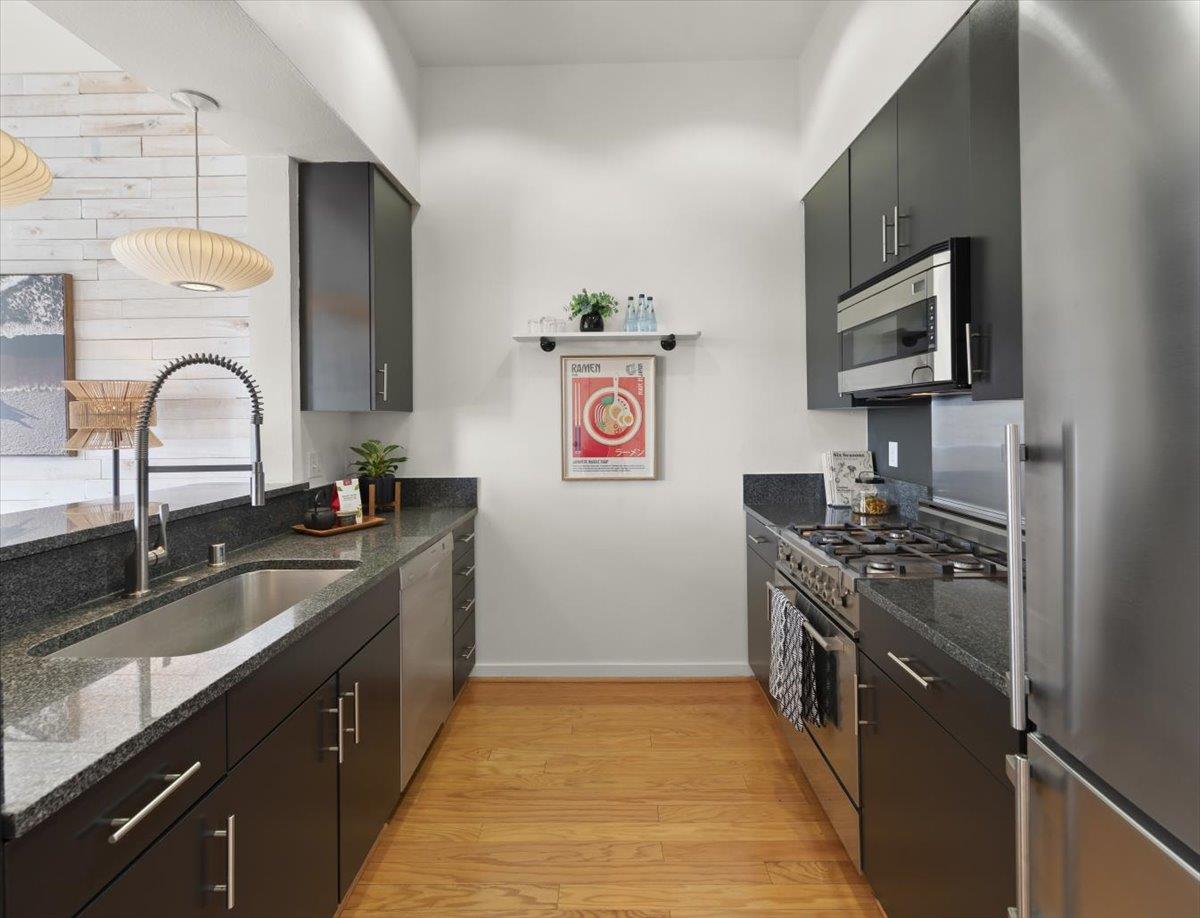 Detail Gallery Image 4 of 28 For 1066 41st Ave #A303,  Capitola,  CA 95010 - 1 Beds | 1 Baths