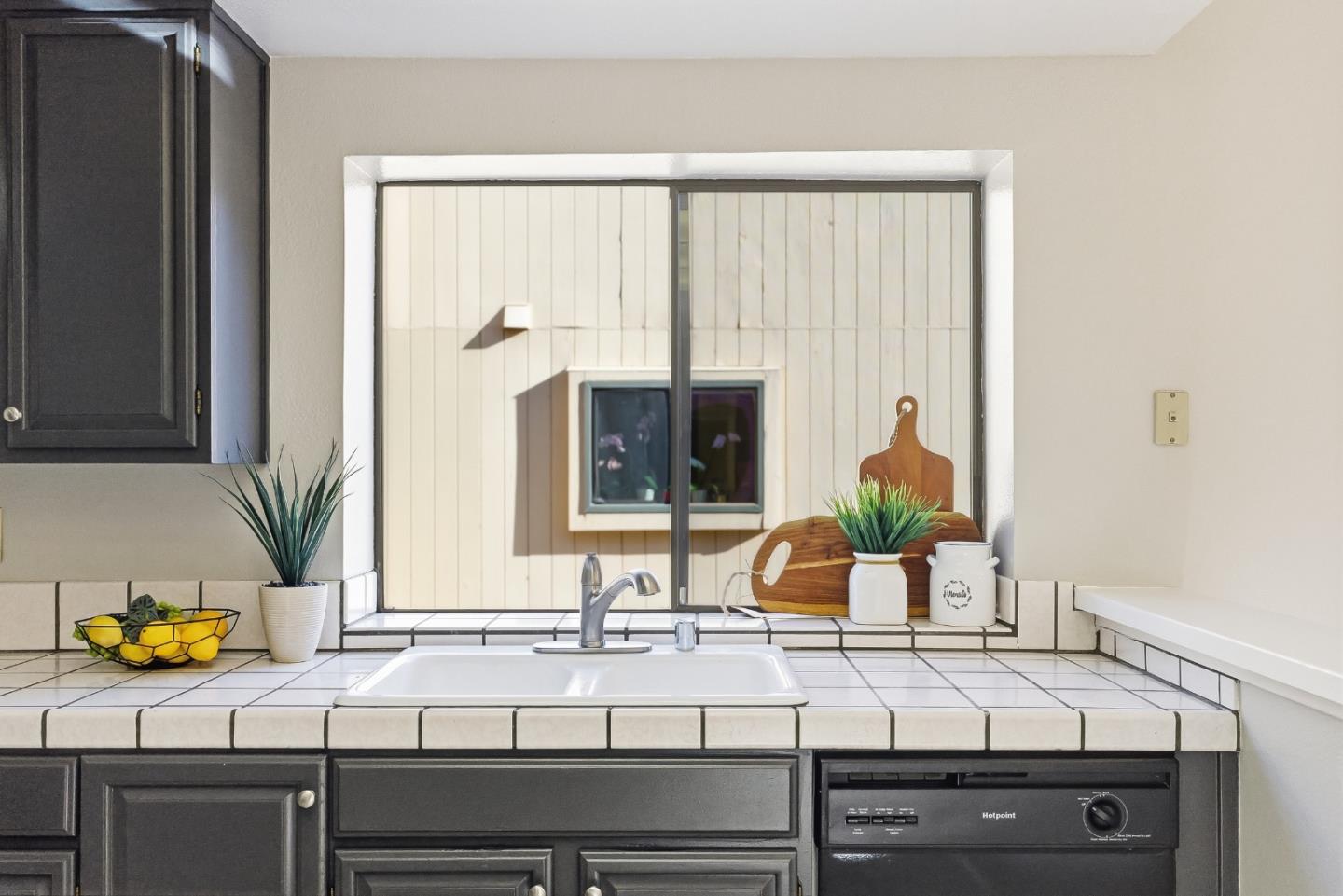 Detail Gallery Image 11 of 27 For 16154 Loretta Ln, Los Gatos,  CA 95032 - 2 Beds | 2/1 Baths