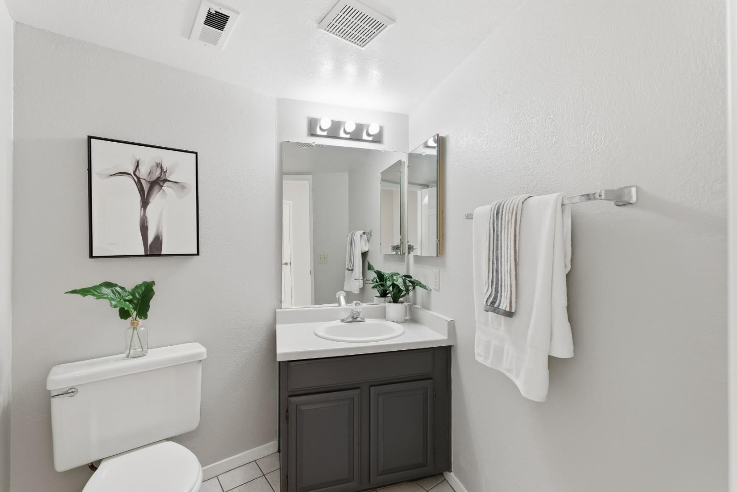 Detail Gallery Image 18 of 27 For 16154 Loretta Ln, Los Gatos,  CA 95032 - 2 Beds | 2/1 Baths