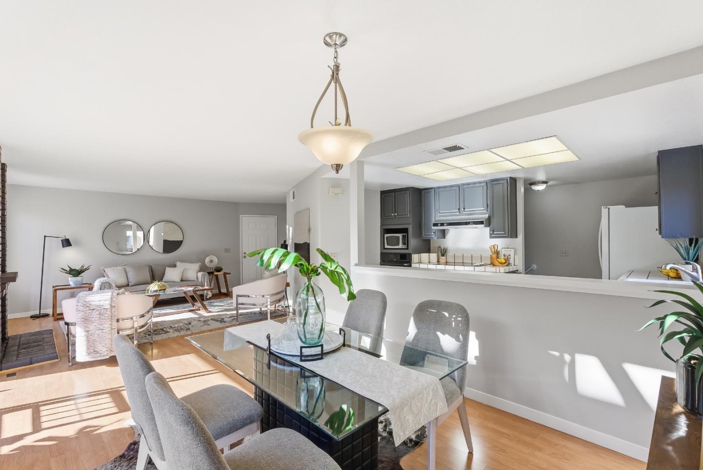 Detail Gallery Image 7 of 27 For 16154 Loretta Ln, Los Gatos,  CA 95032 - 2 Beds | 2/1 Baths