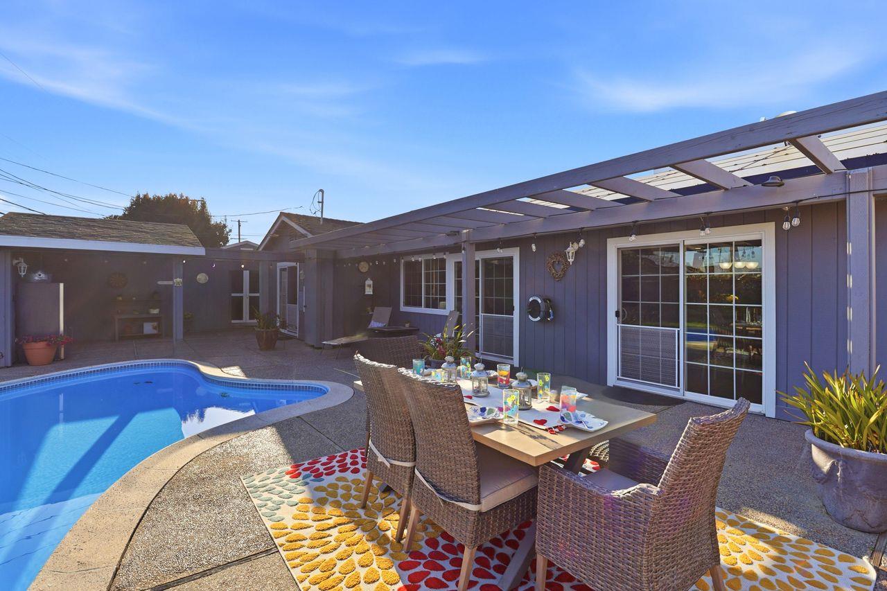 Detail Gallery Image 22 of 27 For 1959 Playa St, San Mateo,  CA 94403 - 3 Beds | 2 Baths