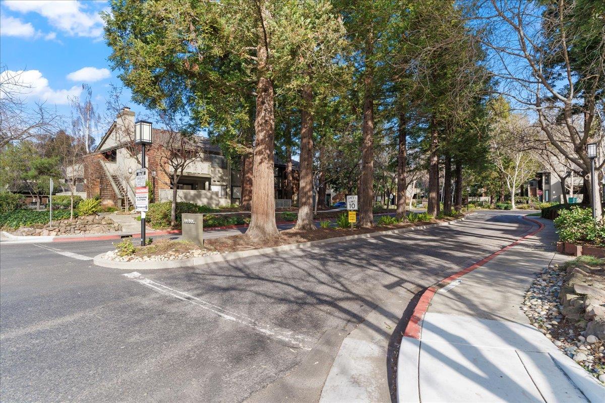 Detail Gallery Image 2 of 27 For 1411 La Terrace Cir, San Jose,  CA 95123 - 2 Beds | 1 Baths