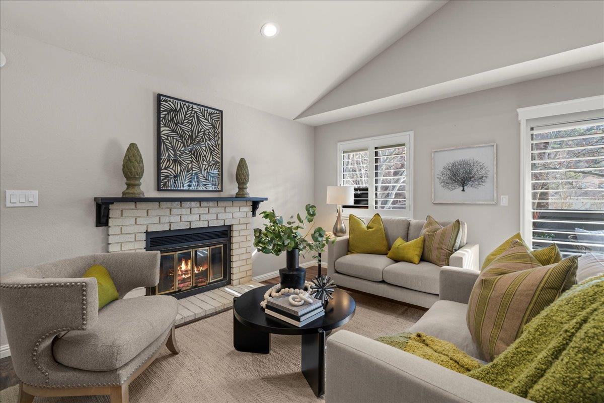 Detail Gallery Image 5 of 27 For 1411 La Terrace Cir, San Jose,  CA 95123 - 2 Beds | 1 Baths