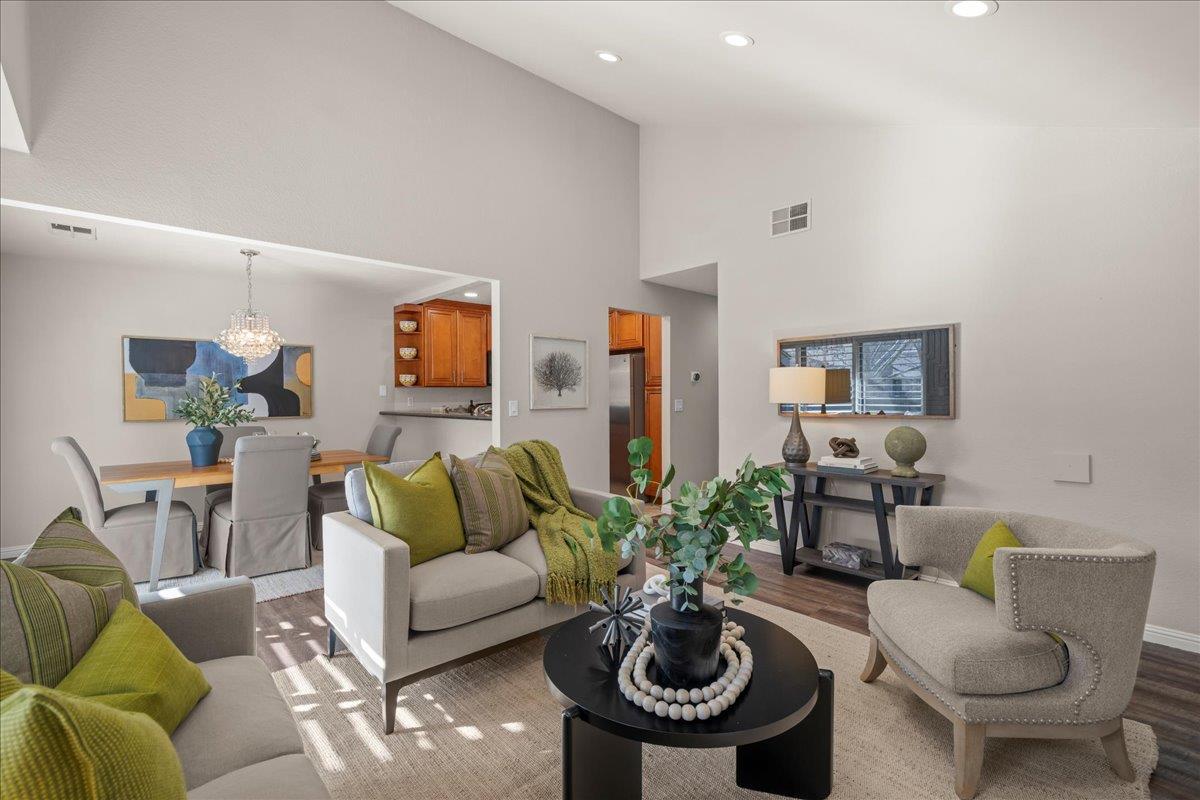 Detail Gallery Image 7 of 27 For 1411 La Terrace Cir, San Jose,  CA 95123 - 2 Beds | 1 Baths