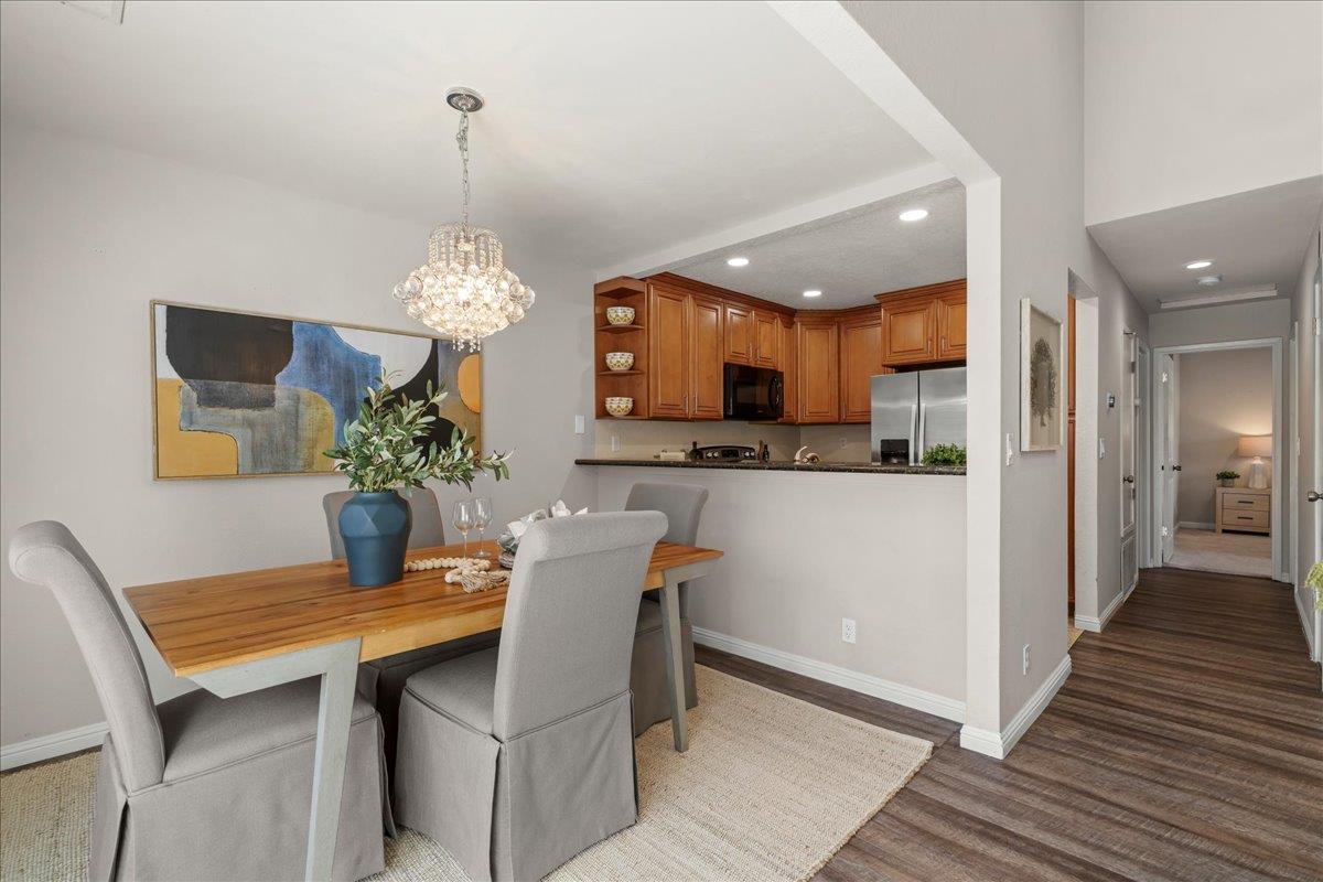 Detail Gallery Image 9 of 27 For 1411 La Terrace Cir, San Jose,  CA 95123 - 2 Beds | 1 Baths