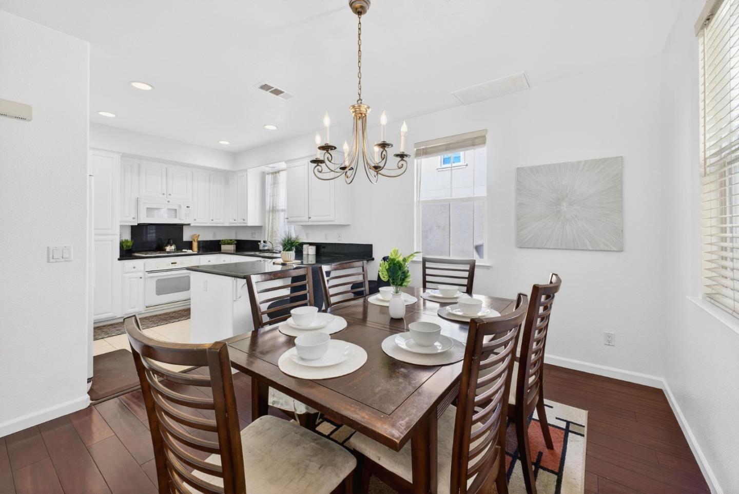 Detail Gallery Image 7 of 25 For 363 Bella Ridge Ter, San Jose,  CA 95125 - 3 Beds | 3 Baths