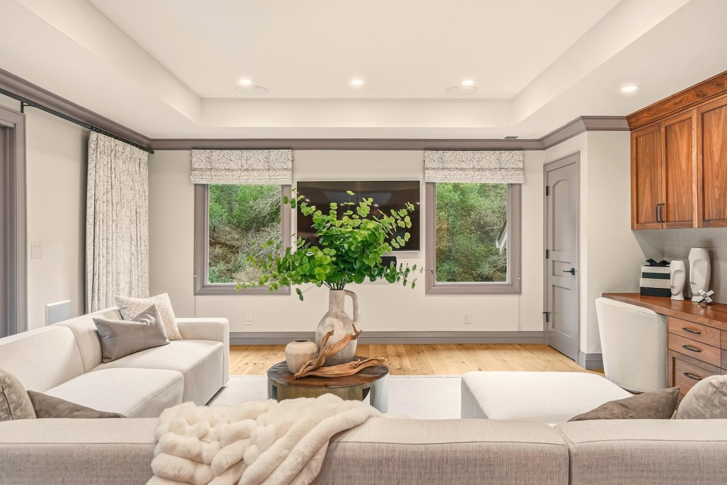 Detail Gallery Image 10 of 61 For 11913 Murietta Ln, Los Altos Hills,  CA 94022 - 4 Beds | 3/1 Baths