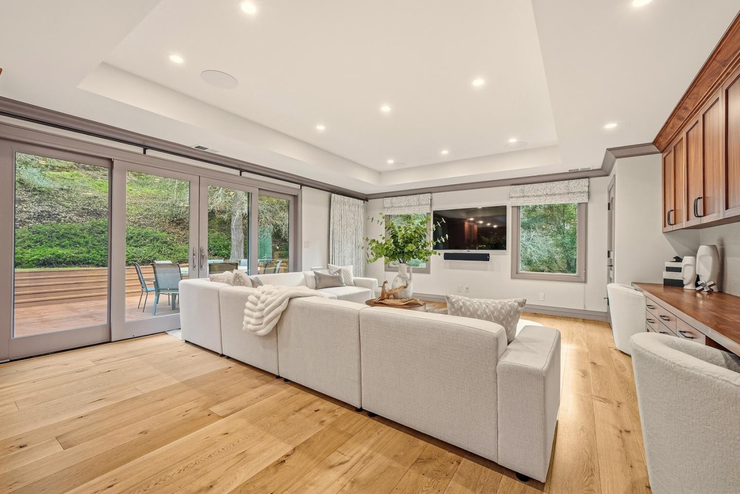 Detail Gallery Image 11 of 61 For 11913 Murietta Ln, Los Altos Hills,  CA 94022 - 4 Beds | 3/1 Baths