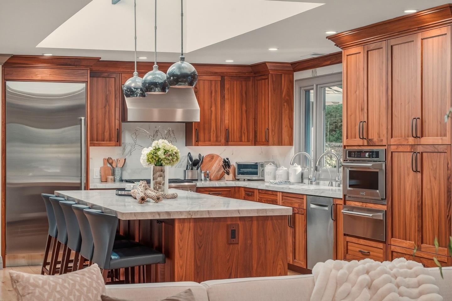 Detail Gallery Image 16 of 61 For 11913 Murietta Ln, Los Altos Hills,  CA 94022 - 4 Beds | 3/1 Baths