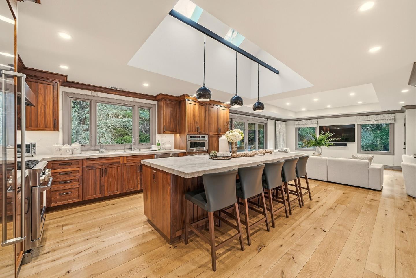 Detail Gallery Image 20 of 61 For 11913 Murietta Ln, Los Altos Hills,  CA 94022 - 4 Beds | 3/1 Baths