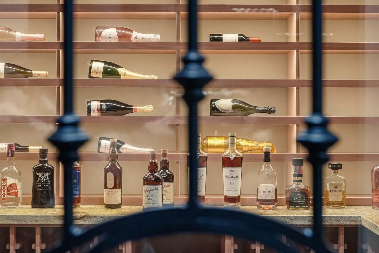 Detail Gallery Image 49 of 61 For 11913 Murietta Ln, Los Altos Hills,  CA 94022 - 4 Beds | 3/1 Baths