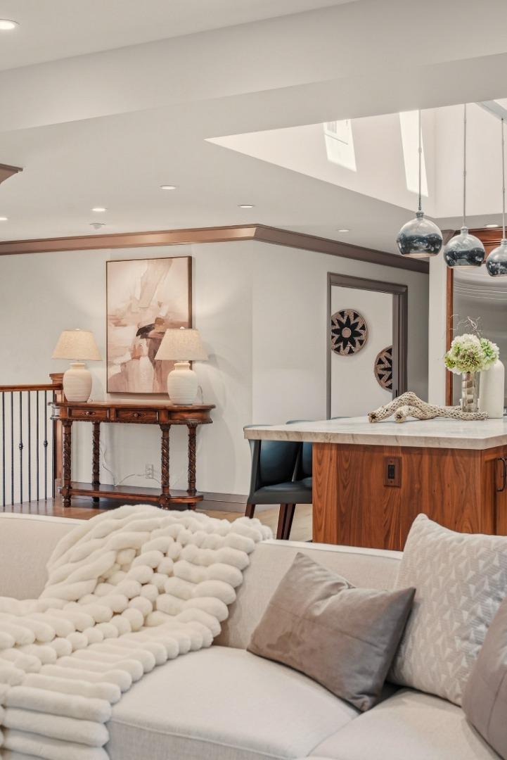 Detail Gallery Image 7 of 61 For 11913 Murietta Ln, Los Altos Hills,  CA 94022 - 4 Beds | 3/1 Baths