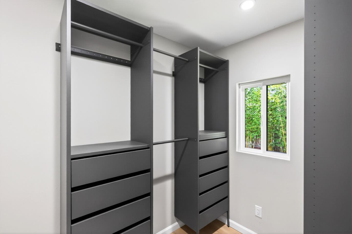 Detail Gallery Image 22 of 38 For 341 Orchard Ave, Sunnyvale,  CA 94085 - 3 Beds | 2 Baths