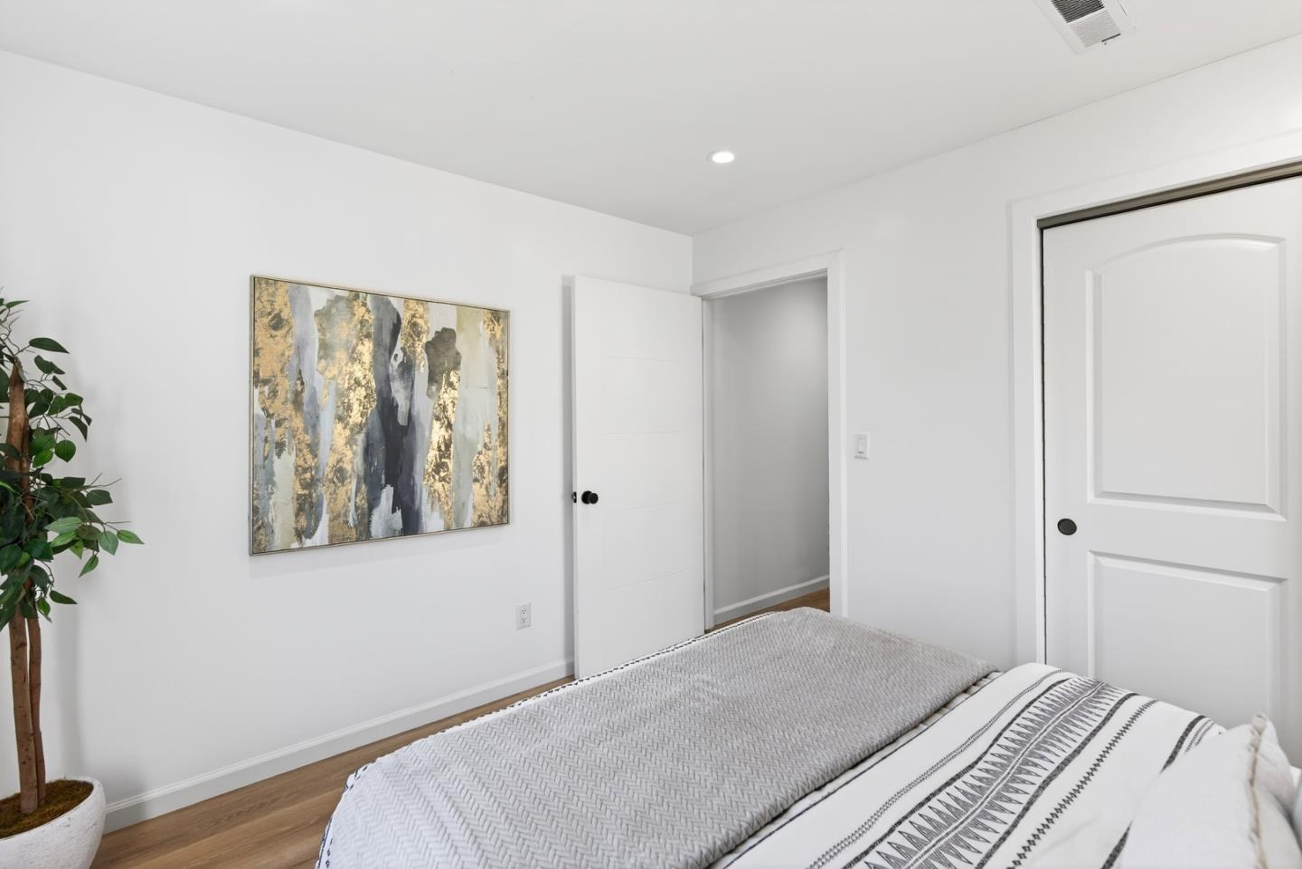 Detail Gallery Image 25 of 38 For 341 Orchard Ave, Sunnyvale,  CA 94085 - 3 Beds | 2 Baths