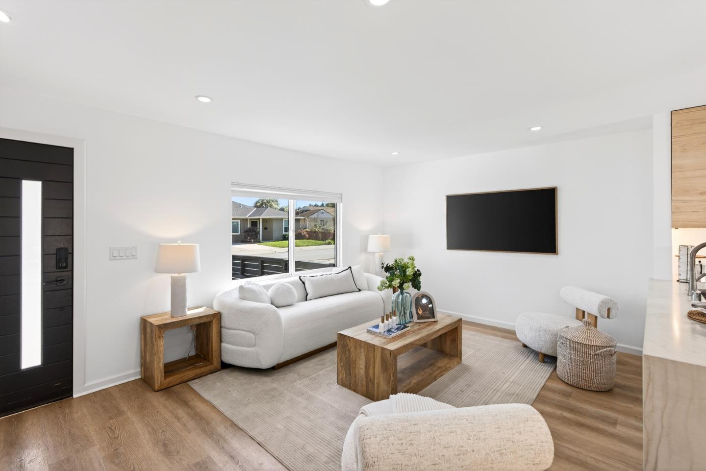 Detail Gallery Image 4 of 38 For 341 Orchard Ave, Sunnyvale,  CA 94085 - 3 Beds | 2 Baths