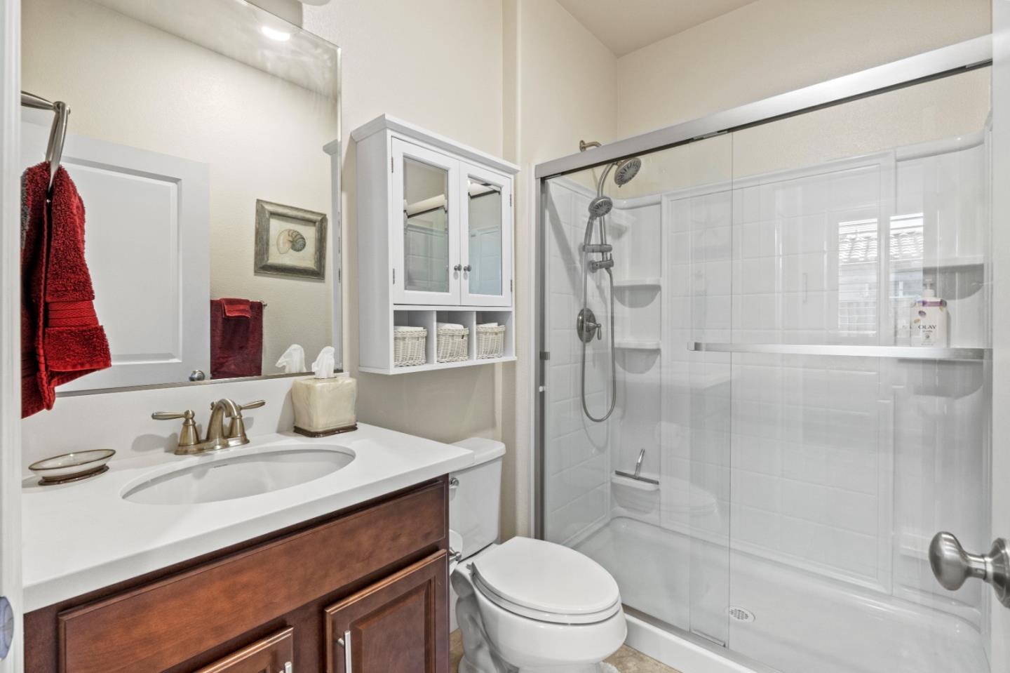 Detail Gallery Image 12 of 40 For 1215 Campania Way, Salinas,  CA 93905 - 4 Beds | 3 Baths