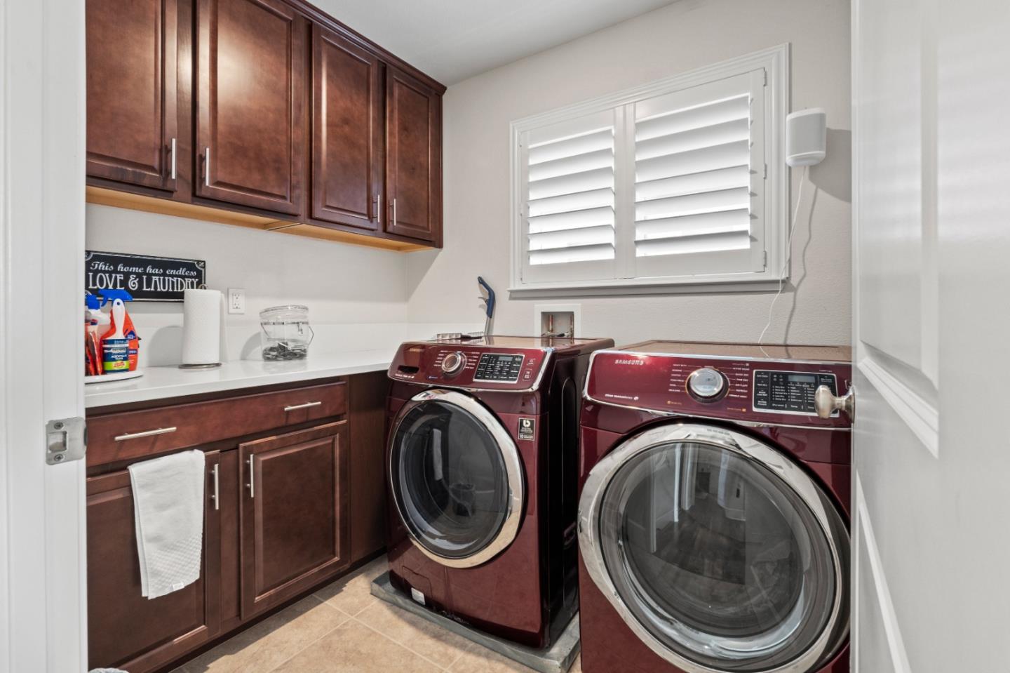 Detail Gallery Image 16 of 40 For 1215 Campania Way, Salinas,  CA 93905 - 4 Beds | 3 Baths