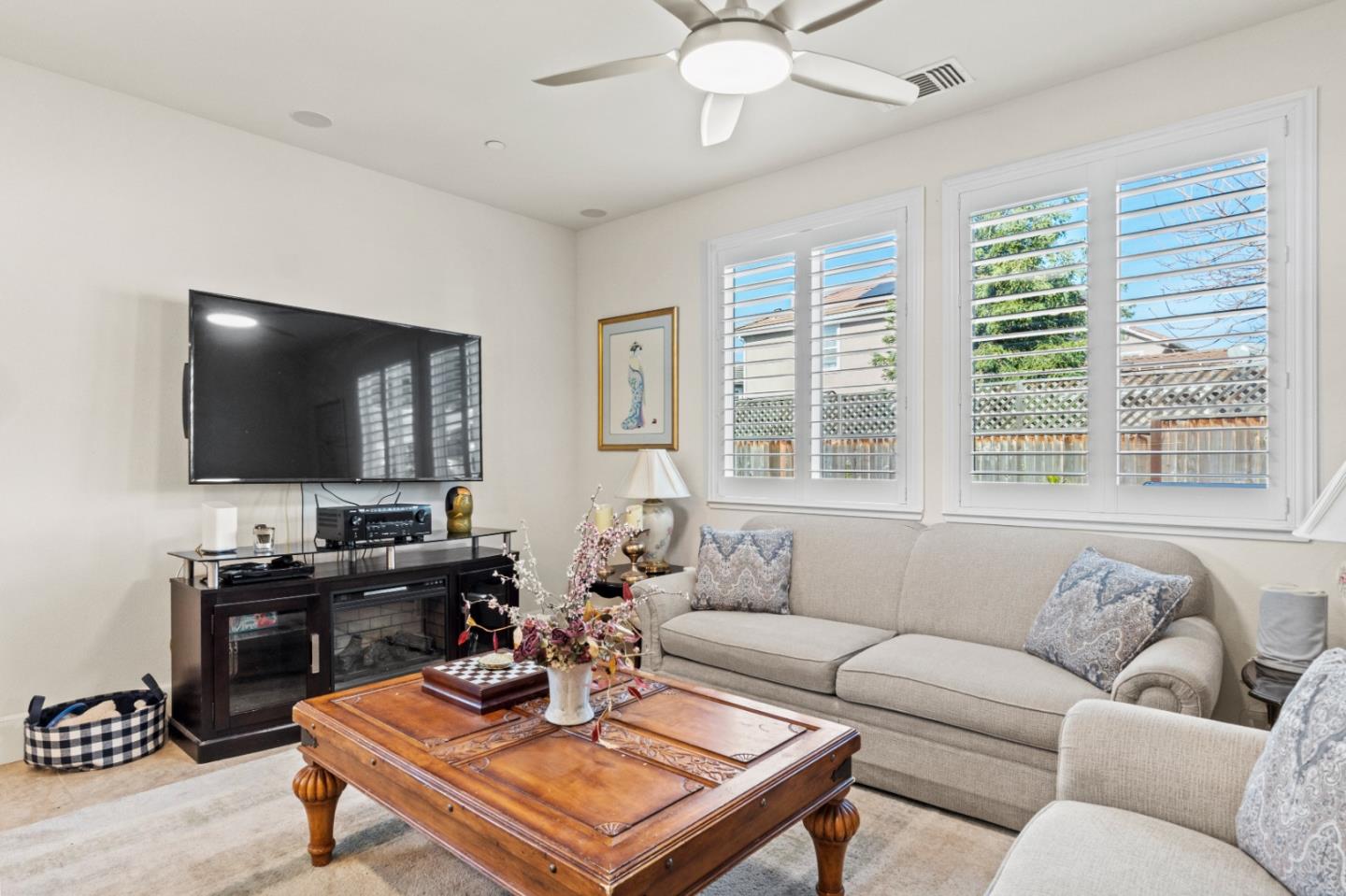 Detail Gallery Image 9 of 40 For 1215 Campania Way, Salinas,  CA 93905 - 4 Beds | 3 Baths