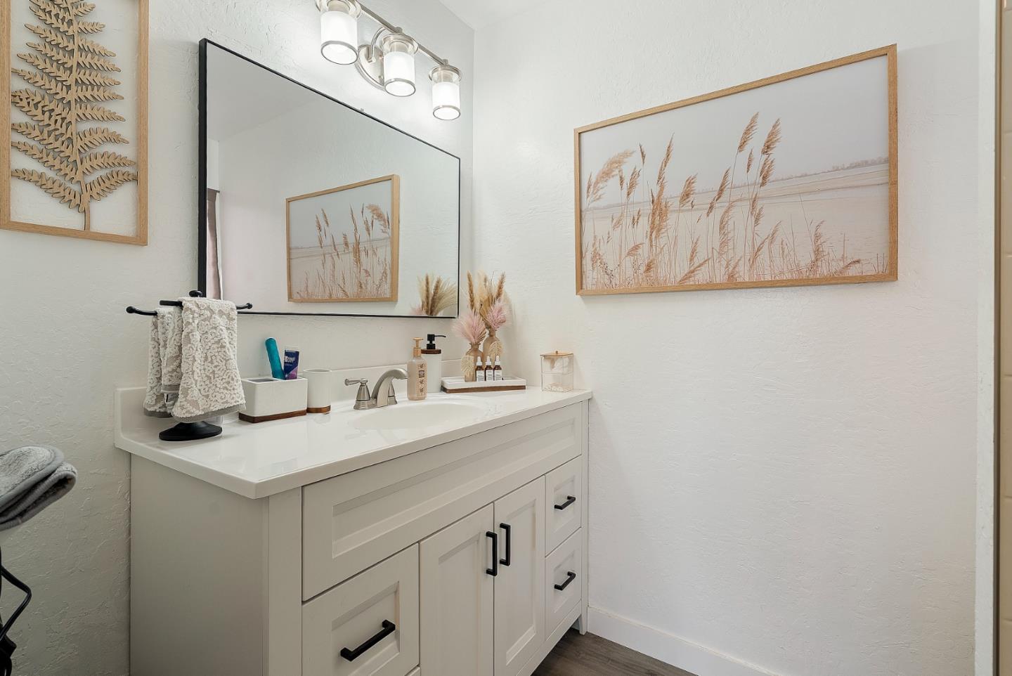 Detail Gallery Image 4 of 7 For 26147 Stryker St, Hayward,  CA 94545 - 3 Beds | 2 Baths