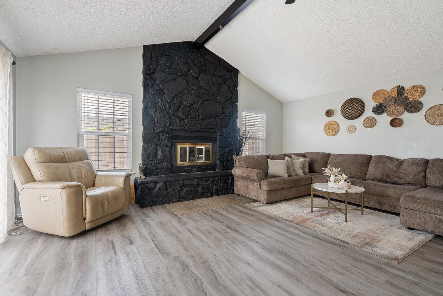 Detail Gallery Image 7 of 7 For 26147 Stryker St, Hayward,  CA 94545 - 3 Beds | 2 Baths