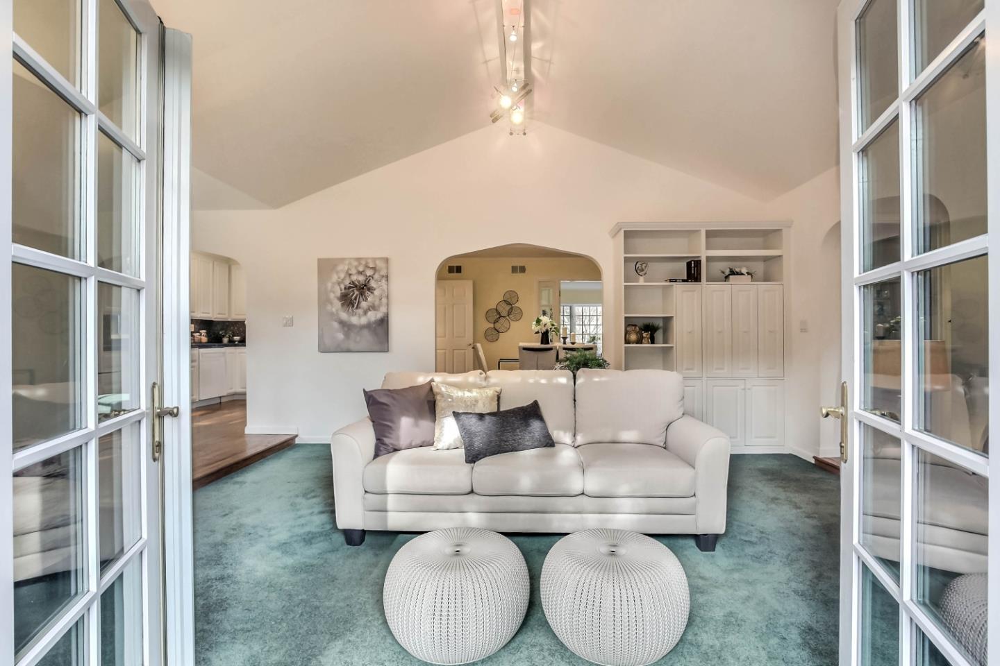 Detail Gallery Image 11 of 26 For 775 Arbor Rd, Menlo Park,  CA 94025 - 3 Beds | 3 Baths