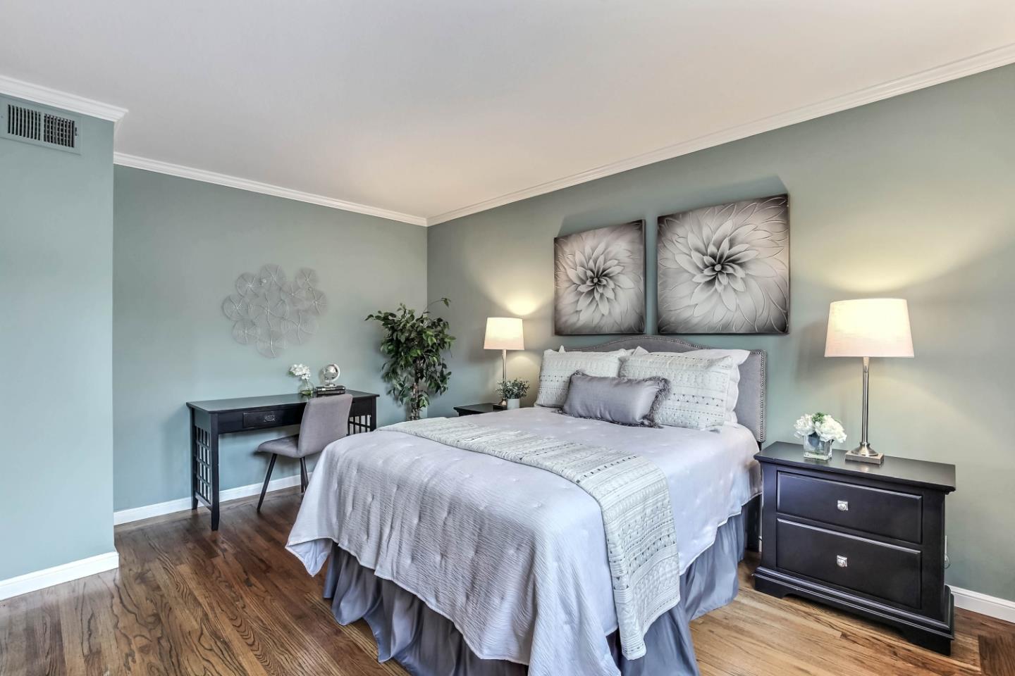 Detail Gallery Image 14 of 26 For 775 Arbor Rd, Menlo Park,  CA 94025 - 3 Beds | 3 Baths