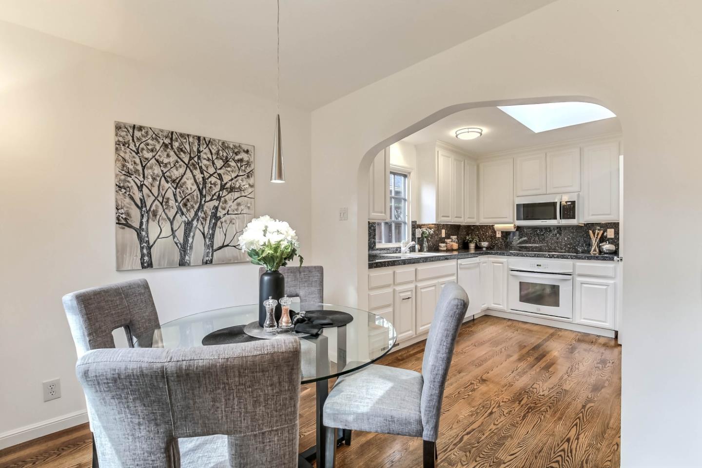 Detail Gallery Image 6 of 26 For 775 Arbor Rd, Menlo Park,  CA 94025 - 3 Beds | 3 Baths