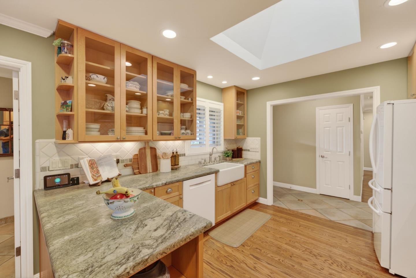 Detail Gallery Image 11 of 60 For 2338 Gunar Dr, San Jose,  CA 95124 - 4 Beds | 2/1 Baths