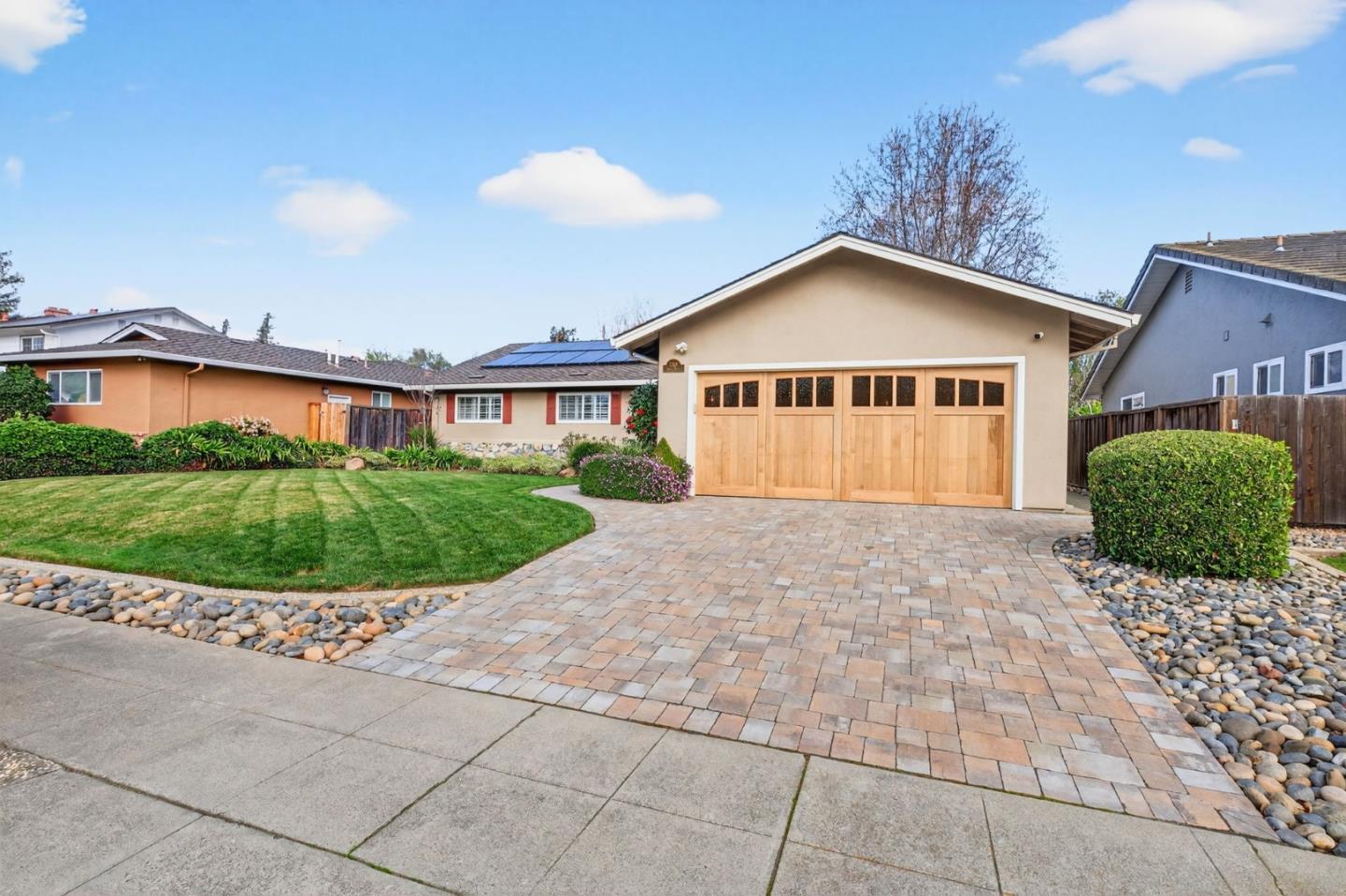 Detail Gallery Image 2 of 60 For 2338 Gunar Dr, San Jose,  CA 95124 - 4 Beds | 2/1 Baths