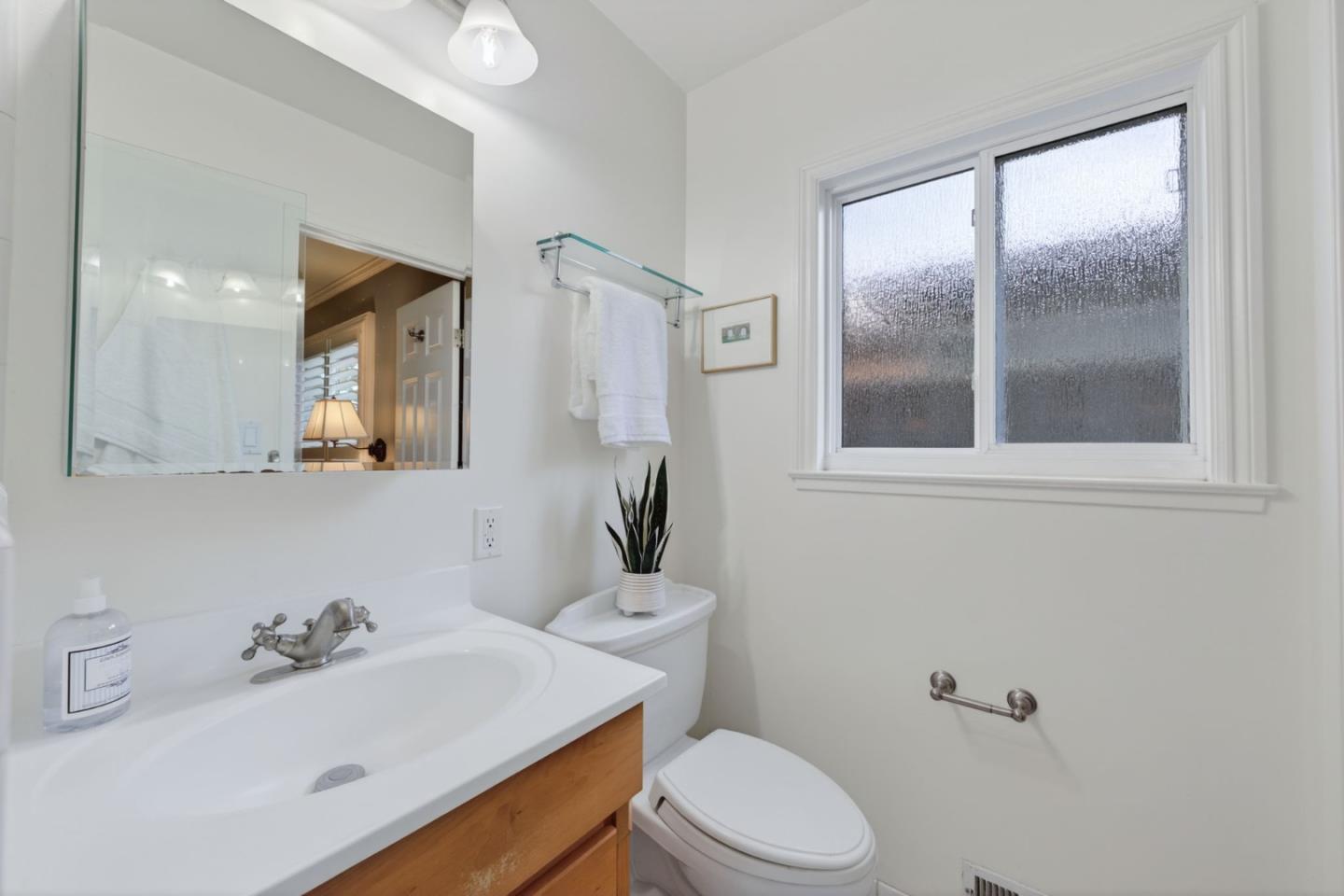 Detail Gallery Image 26 of 60 For 2338 Gunar Dr, San Jose,  CA 95124 - 4 Beds | 2/1 Baths