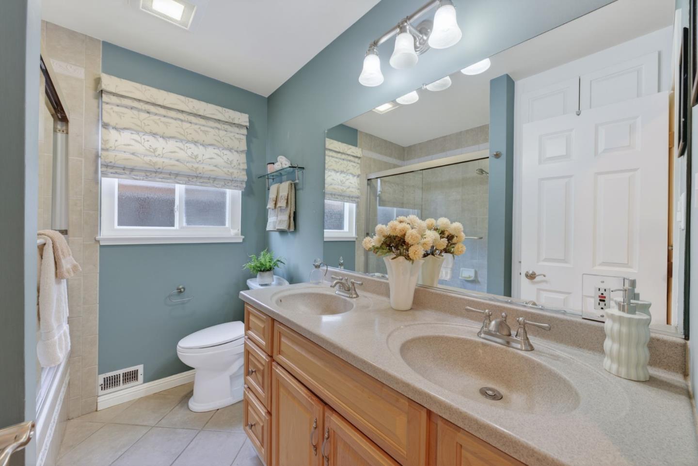 Detail Gallery Image 29 of 60 For 2338 Gunar Dr, San Jose,  CA 95124 - 4 Beds | 2/1 Baths