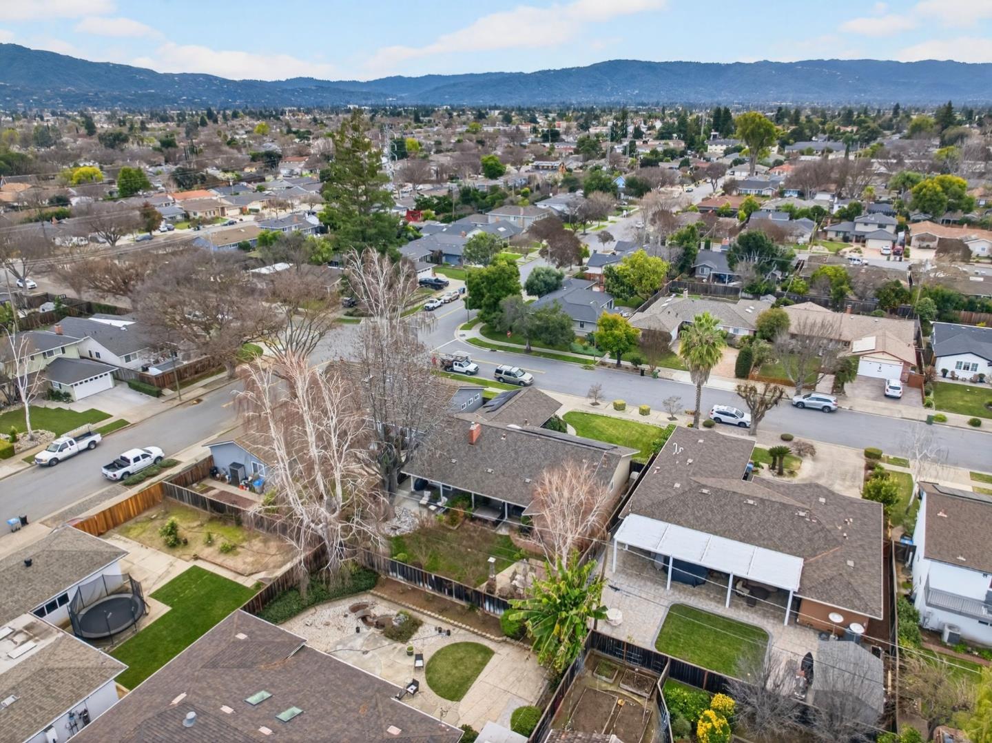 Detail Gallery Image 52 of 60 For 2338 Gunar Dr, San Jose,  CA 95124 - 4 Beds | 2/1 Baths