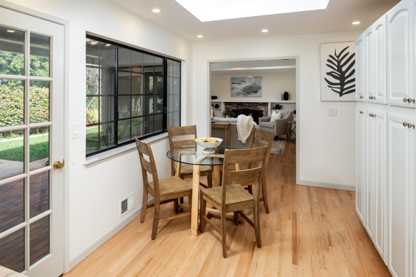 Detail Gallery Image 10 of 42 For 260 Trianon Way, Los Altos,  CA 94022 - 4 Beds | 3 Baths