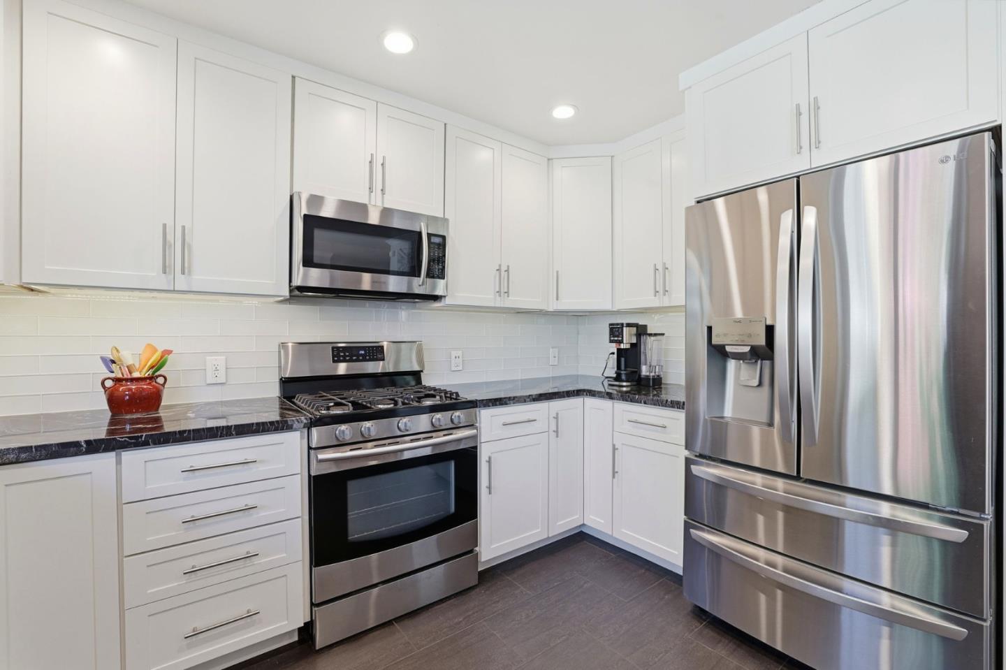 Detail Gallery Image 17 of 41 For 1177 Janice Dr, Santa Clara,  CA 95050 - 3 Beds | 1/1 Baths