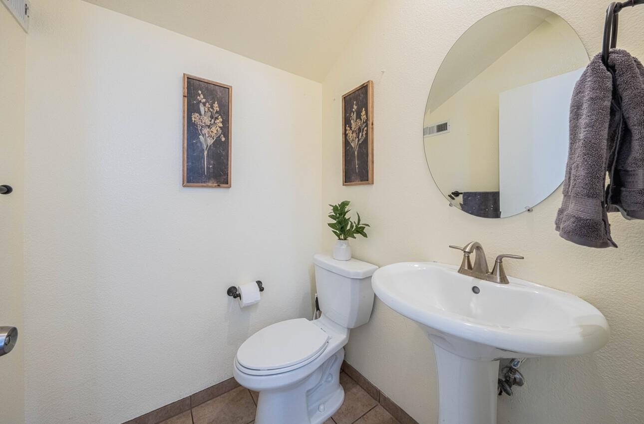 Detail Gallery Image 12 of 35 For 1829 Delancey Dr, Salinas,  CA 93906 - 3 Beds | 2/1 Baths