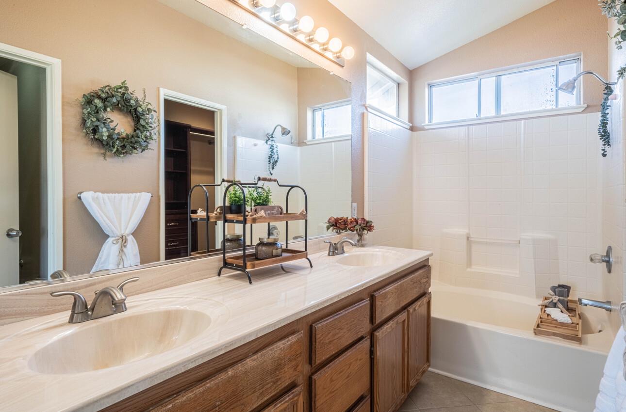 Detail Gallery Image 27 of 35 For 1829 Delancey Dr, Salinas,  CA 93906 - 3 Beds | 2/1 Baths