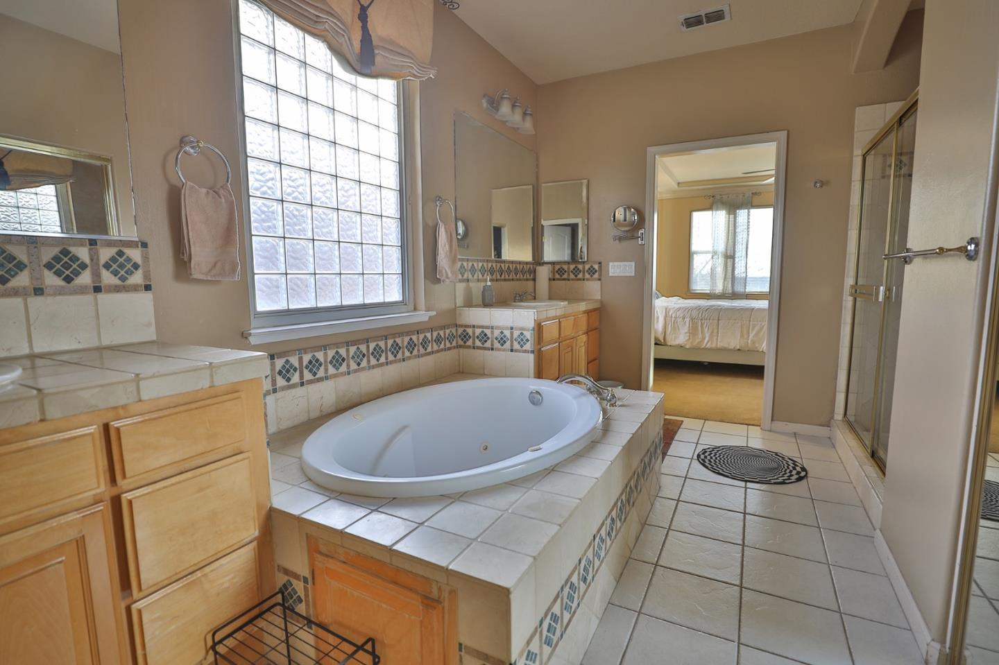 Detail Gallery Image 22 of 37 For 3032 Grasmere Cir, Roseville,  CA 95661 - 4 Beds | 3 Baths