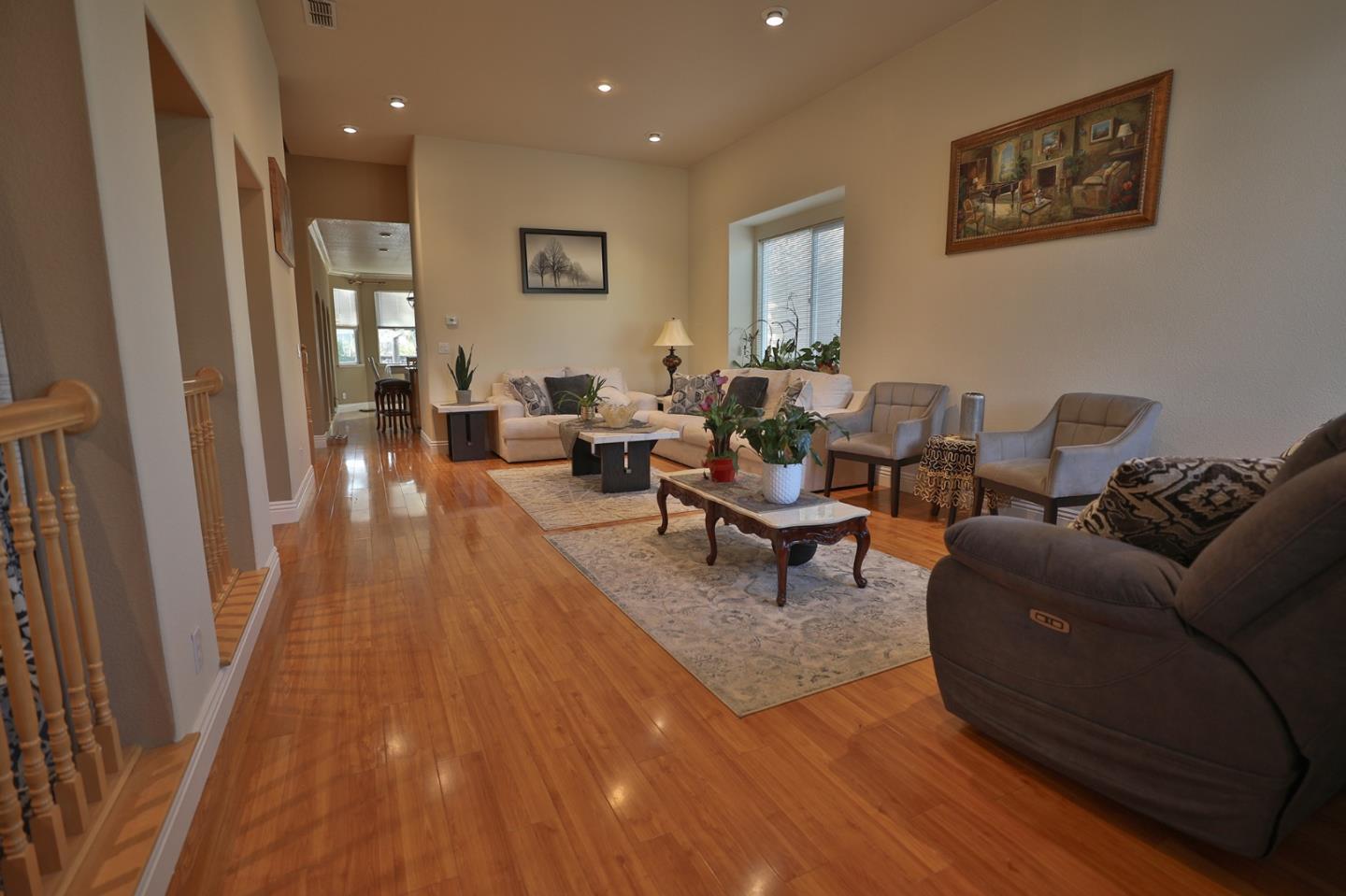 Detail Gallery Image 3 of 37 For 3032 Grasmere Cir, Roseville,  CA 95661 - 4 Beds | 3 Baths