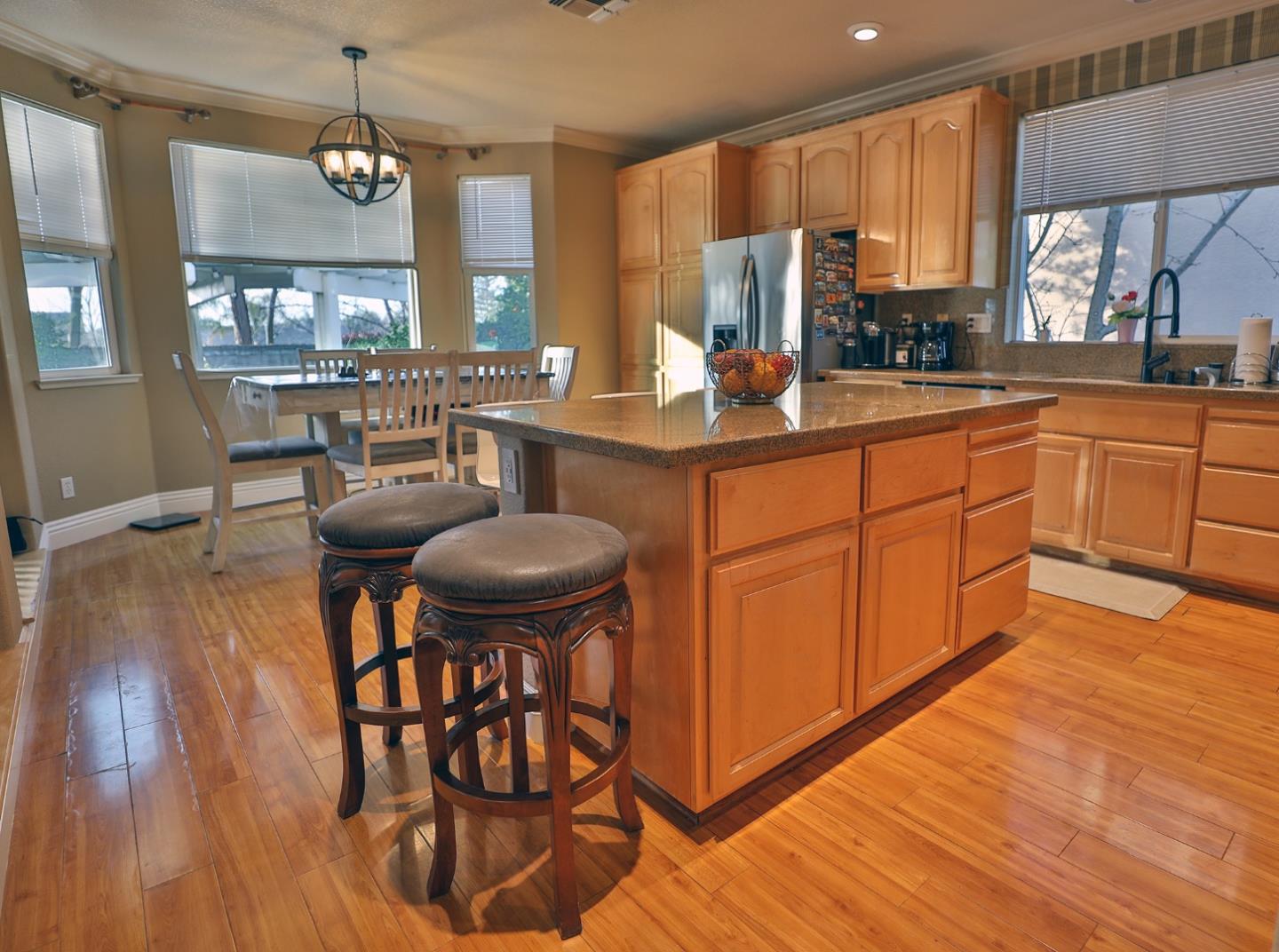 Detail Gallery Image 8 of 37 For 3032 Grasmere Cir, Roseville,  CA 95661 - 4 Beds | 3 Baths