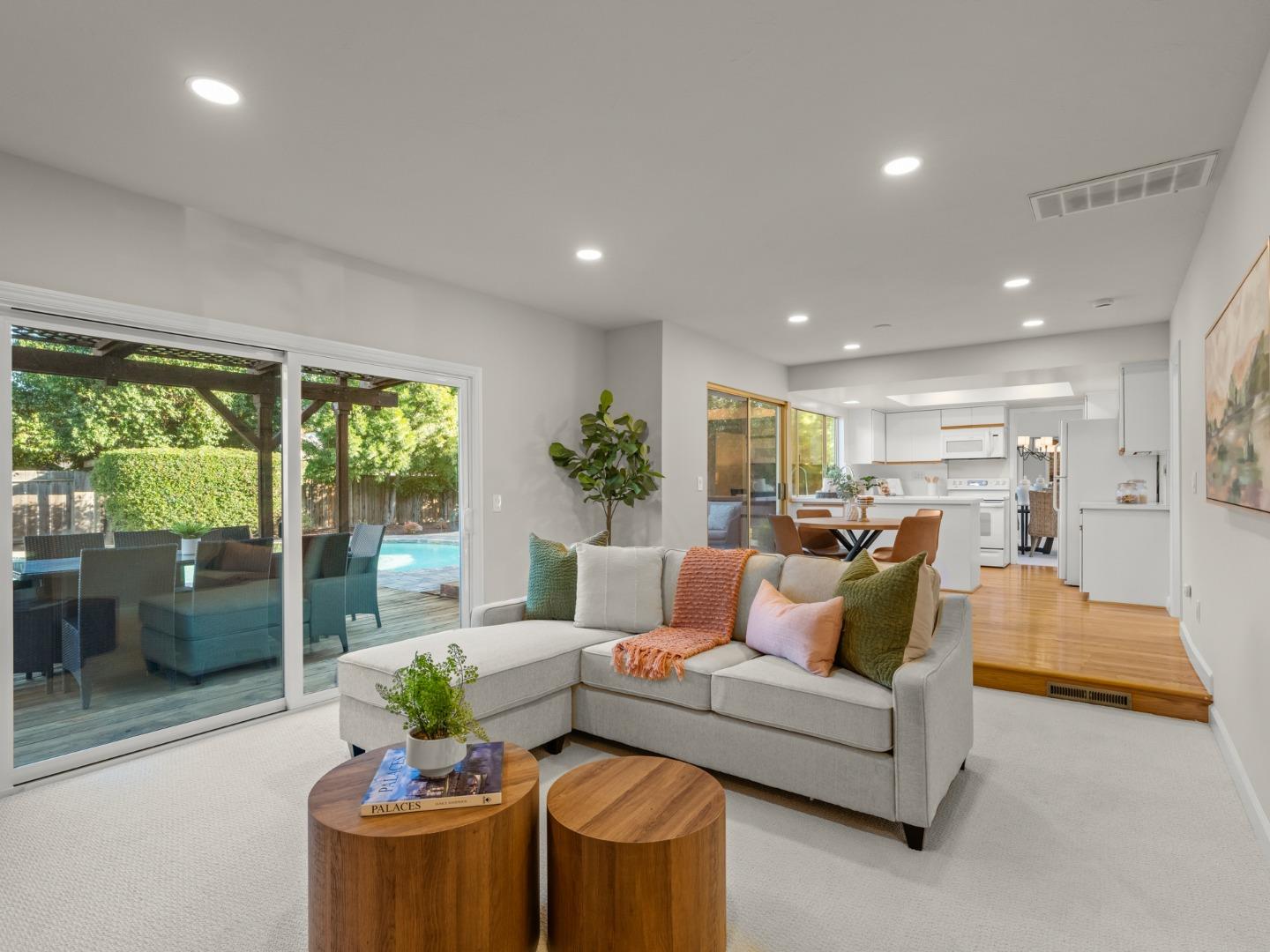 Detail Gallery Image 10 of 39 For 1458 Medallion Dr, San Jose,  CA 95120 - 5 Beds | 2/1 Baths